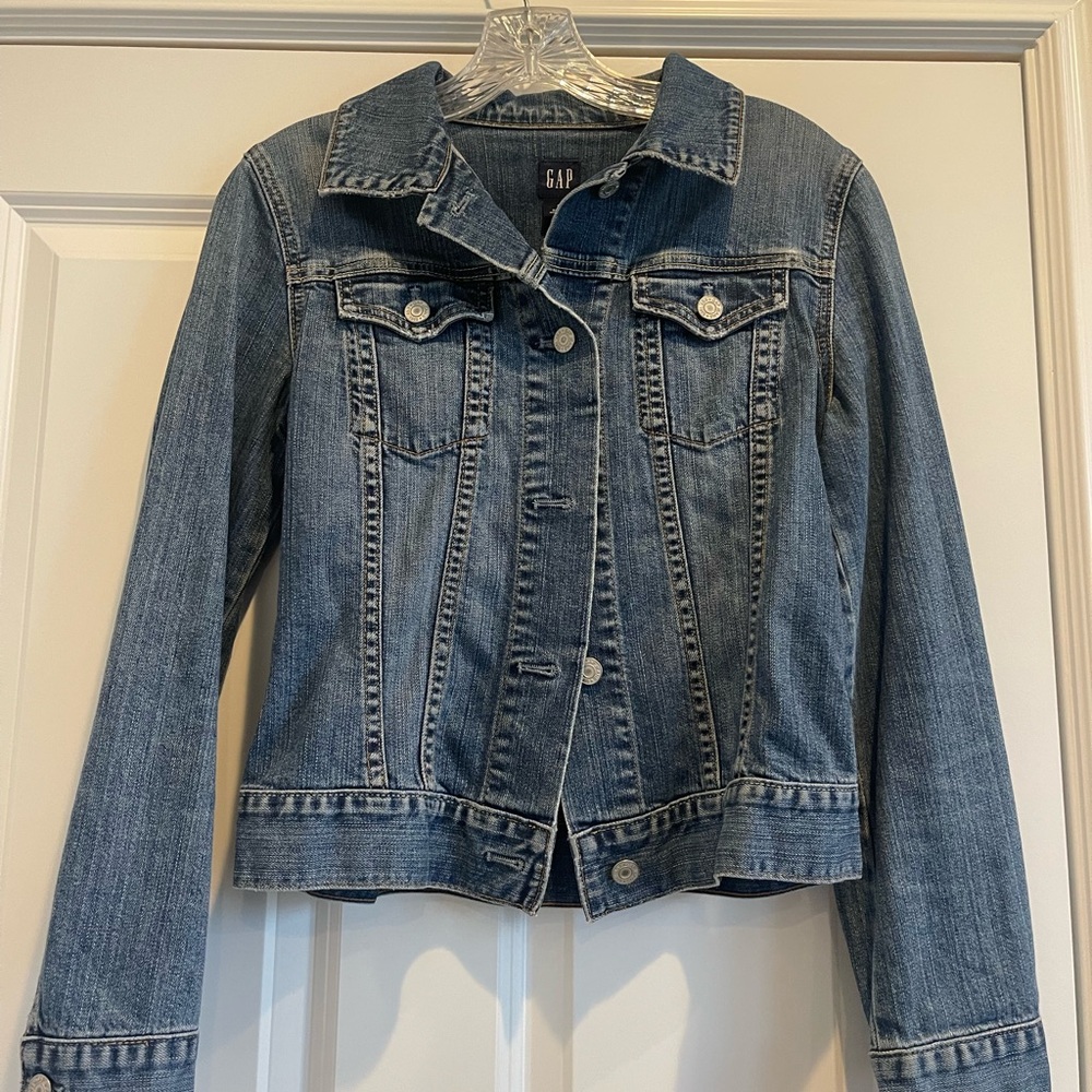 GAP Women's Classic Indigo Jean Jacket